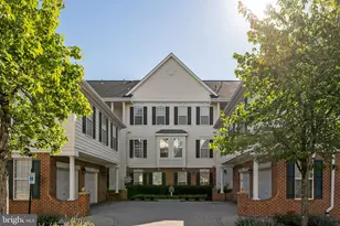 25300 Lake Mist Square, Chantilly, VA 20152 - Photo 5