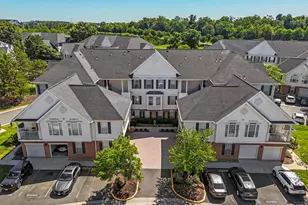 25300 Lake Mist Square, Chantilly, VA 20152 - Photo 3