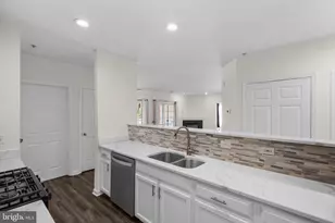 25300 Lake Mist Square, Chantilly, VA 20152 - Photo 29
