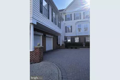 25300 Lake Mist Square #101, Chantilly, VA 20152 - Photo 3