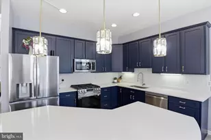 20385 Bowfonds St, Ashburn, VA 20147 - Photo 11