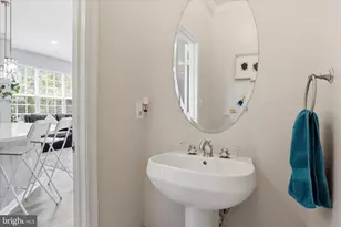 20385 Bowfonds St, Ashburn, VA 20147 - Photo 17