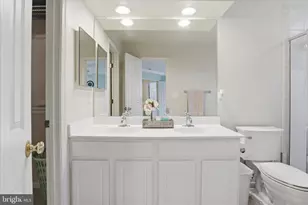 20385 Bowfonds St, Ashburn, VA 20147 - Photo 21