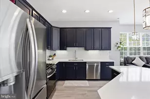 20385 Bowfonds St, Ashburn, VA 20147 - Photo 13