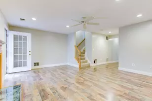 20362 Hartwell St, Ashburn, VA 20147 - Photo 33