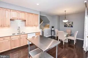 25474 Brickell Dr, Chantilly, VA 20152 - Photo 11
