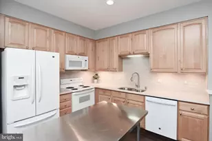 25474 Brickell Dr, Chantilly, VA 20152 - Photo 9