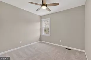 564 Crestwood St SW, Leesburg, VA 20175 - Photo 9