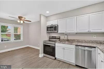 564 Crestwood Street SW, Leesburg, VA 20175 - Photo 3