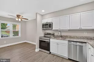 564 Crestwood St SW, Leesburg, VA 20175 - Photo 3