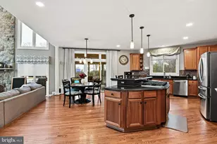 21922 Hyde Park Dr, Ashburn, VA 20147 - Photo 15