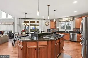 21922 Hyde Park Dr, Ashburn, VA 20147 - Photo 17