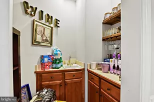 21922 Hyde Park Dr, Ashburn, VA 20147 - Photo 9
