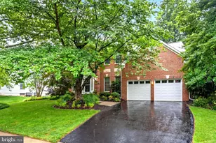 46932 Foxstone Pl, Sterling, VA 20165 - Photo 5