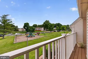 1006 Warwick Ct, Sterling, VA 20164 - Photo 11
