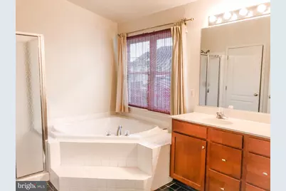 22511 Airmont Woods Terrace, Ashburn, VA 20148 - Photo 19