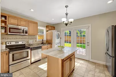 254 E Juniper Avenue E, Sterling, VA 20164 - Photo 17