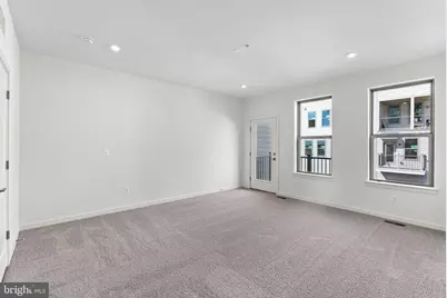 43841 Venetian Square, Ashburn, VA 20147 - Photo 9