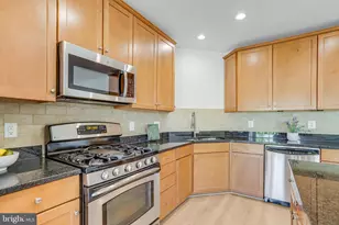 19283 Winmeade Dr, Leesburg, VA 20176 - Photo 25