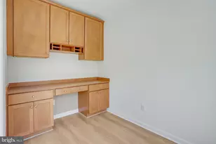 19283 Winmeade Dr, Leesburg, VA 20176 - Photo 13