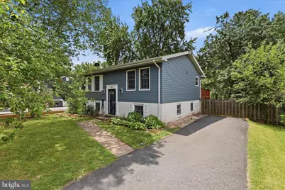 403 E Laurel Avenue, Sterling, VA 20164 - Photo 3