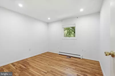 403 E Laurel Avenue, Sterling, VA 20164 - Photo 17