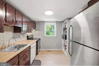 1072 Tottenham Court, Sterling, VA 20164 - Photo 13