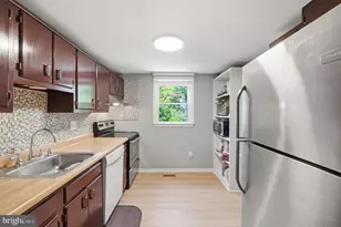 1072 Tottenham Ct, Sterling, VA 20164 - Photo 13