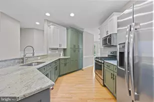 20712 Parkside Cir, Sterling, VA 20165 - Photo 11
