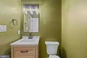 20712 Parkside Cir, Sterling, VA 20165 - Photo 27