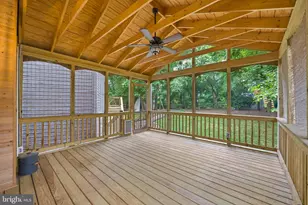 20712 Parkside Cir, Sterling, VA 20165 - Photo 25