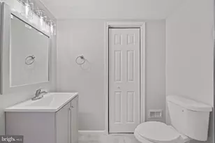 20712 Parkside Cir, Sterling, VA 20165 - Photo 57