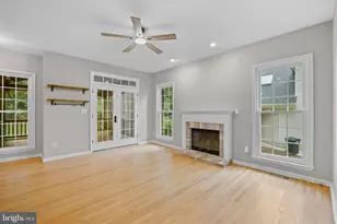 20712 Parkside Cir, Sterling, VA 20165 - Photo 17