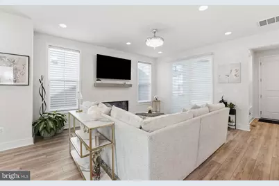 23135 Glenwood Heights Circle, Brambleton, VA 20148 - Photo 17