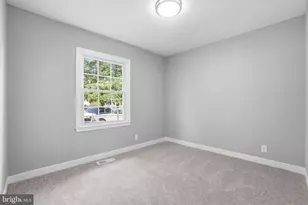 706 S Dogwood Ct, Sterling, VA 20164 - Photo 17