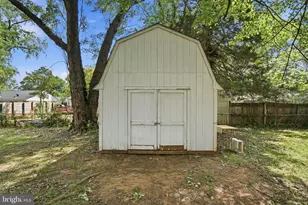 706 S Dogwood Ct, Sterling, VA 20164 - Photo 33
