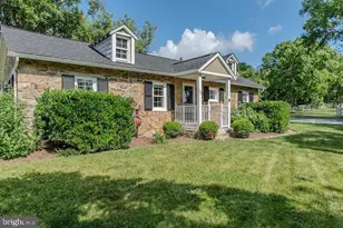 102 Phillips Ct NW, Leesburg, VA 20176 - Photo 3