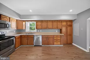 45448 Mallard St, Sterling, VA 20165 - Photo 5