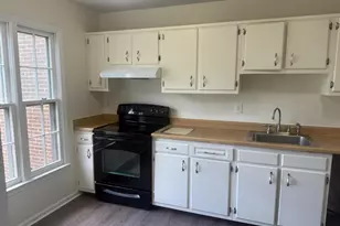 1062 Tottenham Ct, Sterling, VA 20164 - Photo 3