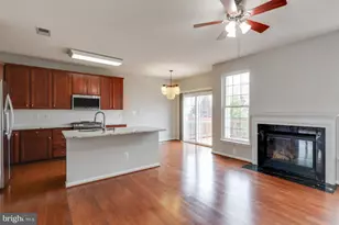 25286 McIntyre Sq, Chantilly, VA 20152 - Photo 15