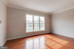 25286 McIntyre Sq, Chantilly, VA 20152 - Photo 9