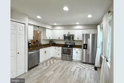 27 Lyndhurst Court, Sterling, VA 20165 - Photo 5
