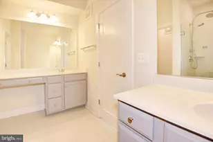 44858 Tiverton Sq, Ashburn, VA 20147 - Photo 41