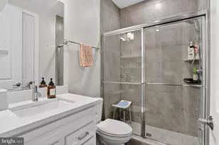 41922 Spring Air Dr, Brambleton, VA 20148 - Photo 19