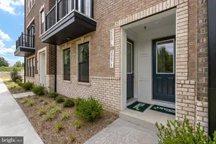 20878 Murry Fls Ter, Ashburn, VA 20147 - Photo 3