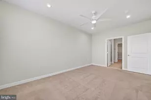 21630 Hawksbill High Cir, Sterling, VA 20164 - Photo 21