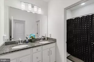 25467 Byrnes Crossing Dr, Chantilly, VA 20152 - Photo 33