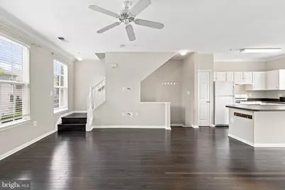 21790 Dragons Green Square, Ashburn, VA 20147 - Photo 9