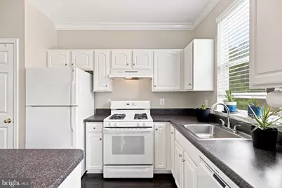 21790 Dragons Green Square, Ashburn, VA 20147 - Photo 15
