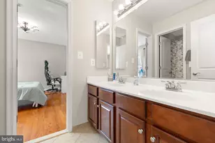 23276 Fallen Hills Drive, Brambleton, VA 20148 - Photo 27